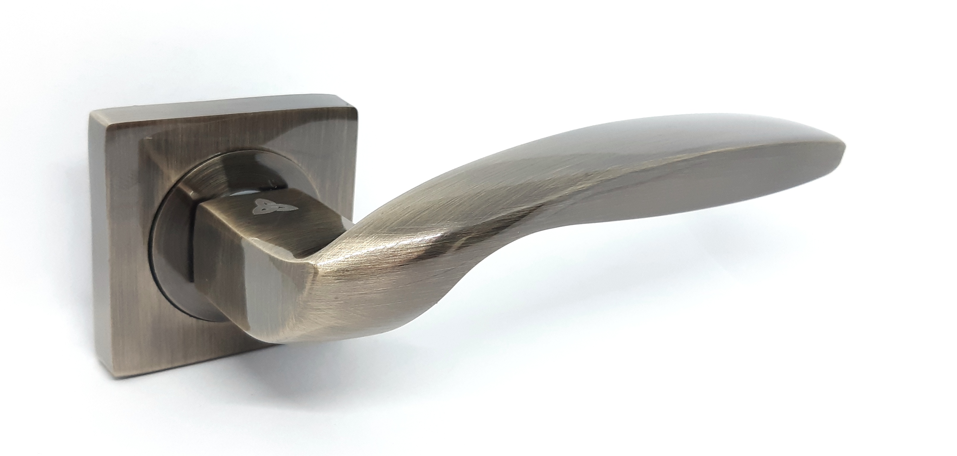 KEDR  ручка на кв. розетці R08.045-AL-AB